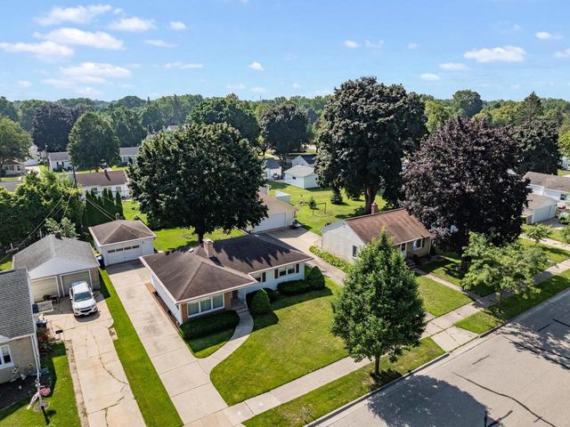 1139 MEACHAM STREET, Green Bay, WI 54304