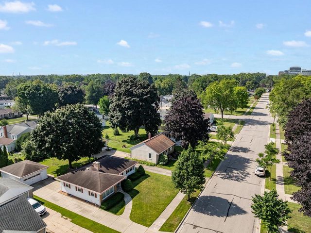 1139 MEACHAM STREET, Green Bay, WI 54304
