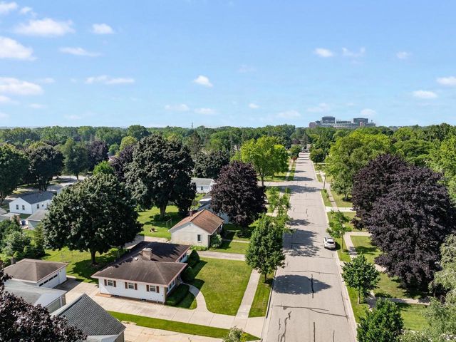 1139 MEACHAM STREET, Green Bay, WI 54304