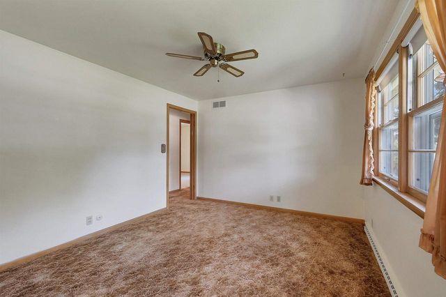 1139 MEACHAM STREET, Green Bay, WI 54304