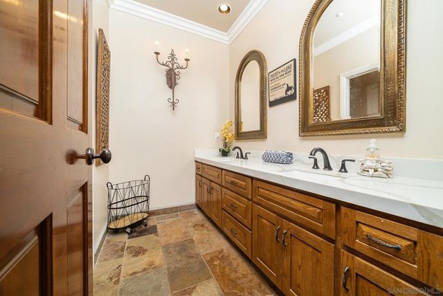 5104 Olive Hill Trl, Bonsall, CA 92003