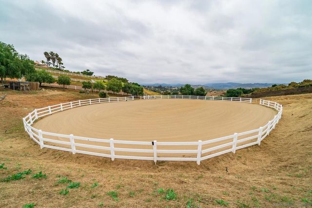 5104 Olive Hill Trl, Bonsall, CA 92003