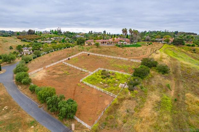5104 Olive Hill Trl, Bonsall, CA 92003