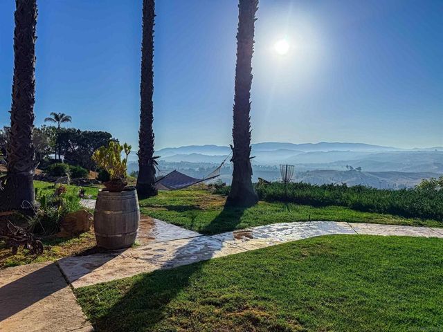 5104 Olive Hill Trl, Bonsall, CA 92003