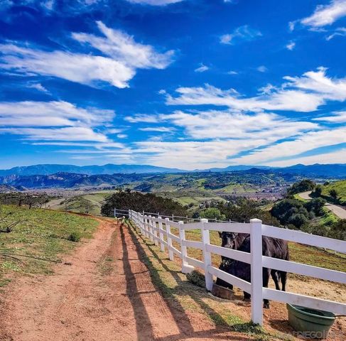 5104 Olive Hill Trl, Bonsall, CA 92003