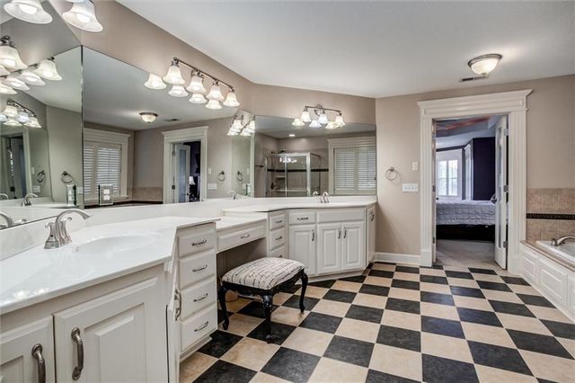 12670 Oak Harbor Drive, Platte City, MO 64079