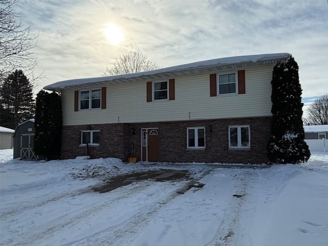 49 CRESTWOOD Lane, North East Boro, PA 16428