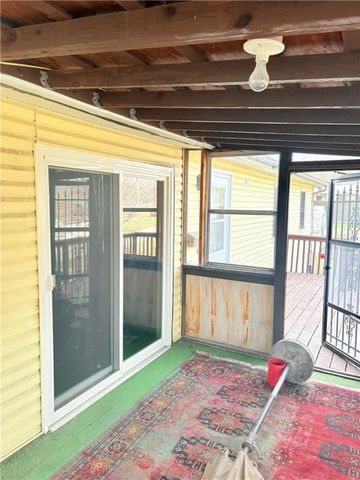 1021 N 8th Street, Atchison, KS 66002