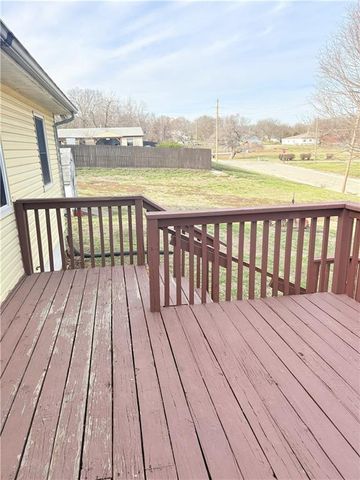 1021 N 8th Street, Atchison, KS 66002