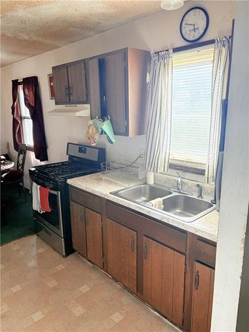 1021 N 8th Street, Atchison, KS 66002