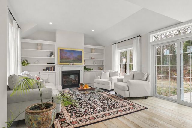 15 Maxwell Lane, Sandwich, MA 02563