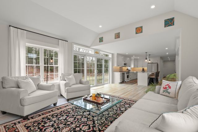 15 Maxwell Lane, Sandwich, MA 02563