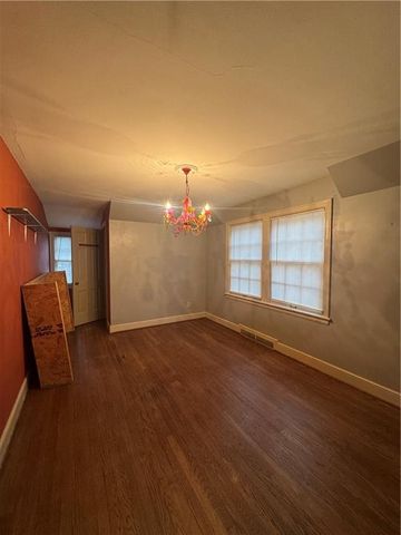 1410 S Broadway Street, Leavenworth, KS 66048