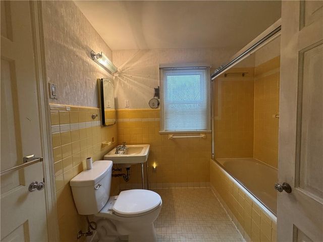 1410 S Broadway Street, Leavenworth, KS 66048