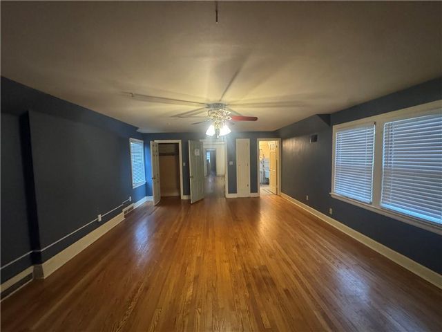 1410 S Broadway Street, Leavenworth, KS 66048