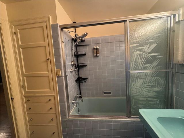 1410 S Broadway Street, Leavenworth, KS 66048
