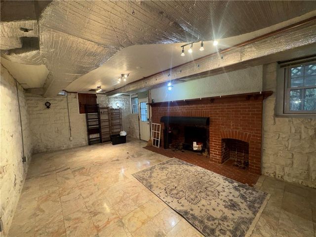 1410 S Broadway Street, Leavenworth, KS 66048