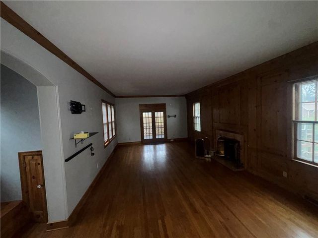1410 S Broadway Street, Leavenworth, KS 66048