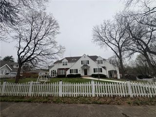 1410 S Broadway Street, Leavenworth, KS 66048