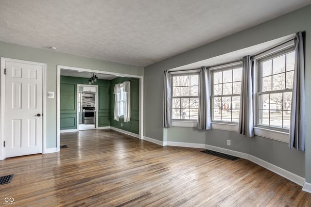 5525 Rosslyn Avenue, Indianapolis, IN 46220