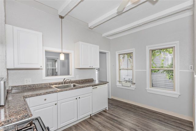 1975 E 124th Place, Cleveland, OH 44106
