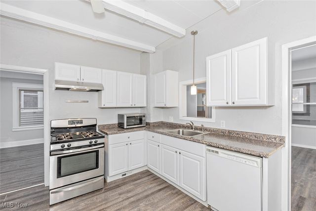 1975 E 124th Place, Cleveland, OH 44106