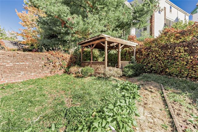 1975 E 124th Place, Cleveland, OH 44106