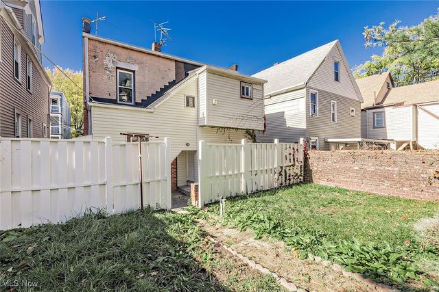 1975 E 124th Place, Cleveland, OH 44106