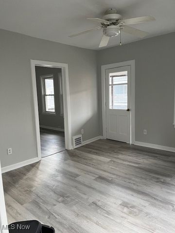 1975 E 124th Place, Cleveland, OH 44106