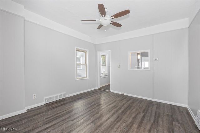 1975 E 124th Place, Cleveland, OH 44106