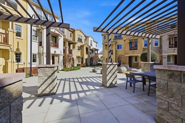 268 Ariana Place, Mountain View, CA 94043