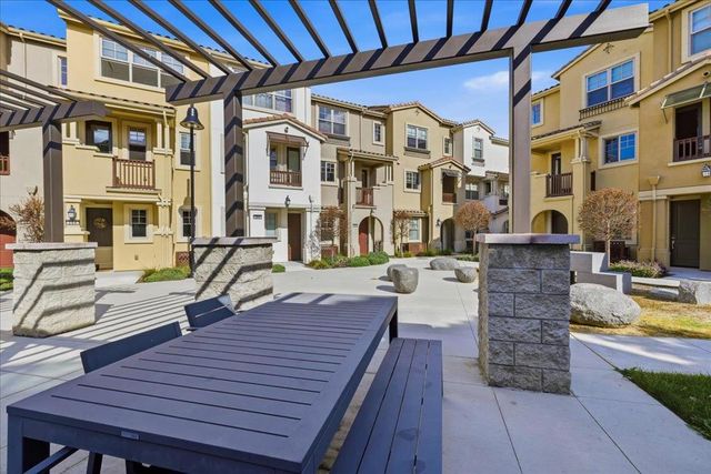 268 Ariana Place, Mountain View, CA 94043