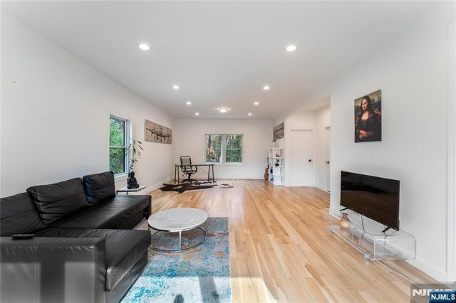 45 Heritage Drive, West Milford, NJ 07480