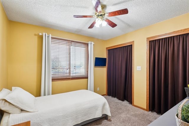 6828 Hickory Lane, Urbandale, IA 50322