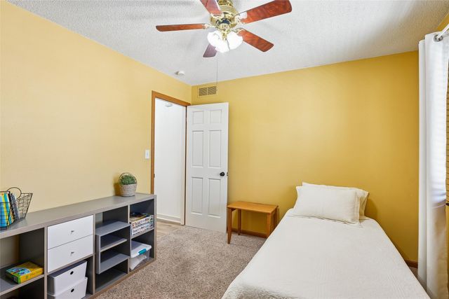 6828 Hickory Lane, Urbandale, IA 50322