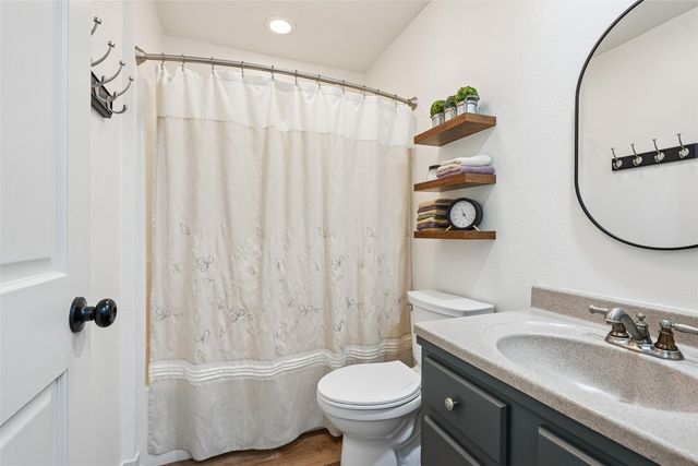 6828 Hickory Lane, Urbandale, IA 50322