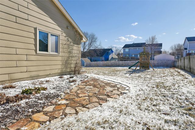 6828 Hickory Lane, Urbandale, IA 50322