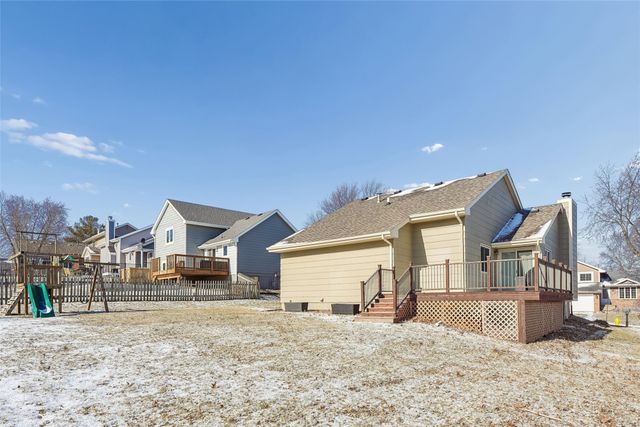 6828 Hickory Lane, Urbandale, IA 50322