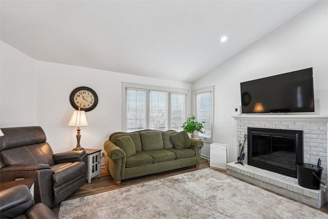 6828 Hickory Lane, Urbandale, IA 50322