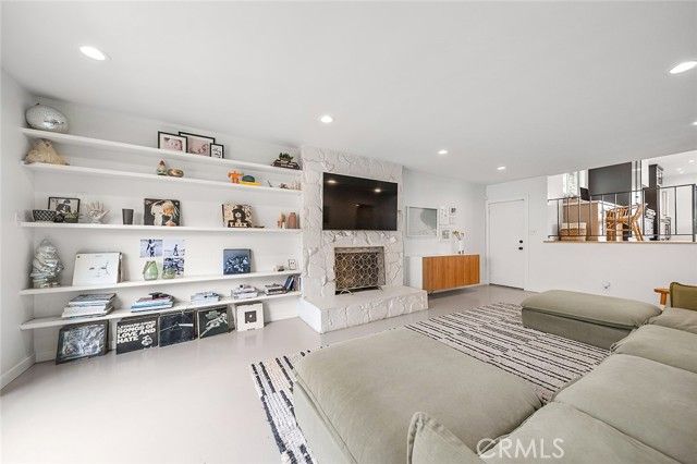 5681 E. Colorado St, Long Beach, CA 90814