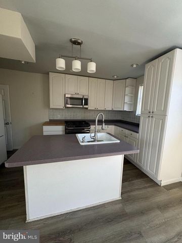 4215 LANSING ST, Philadelphia, PA 19136