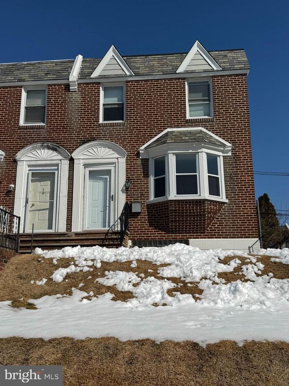 4215 LANSING ST, Philadelphia, PA 19136