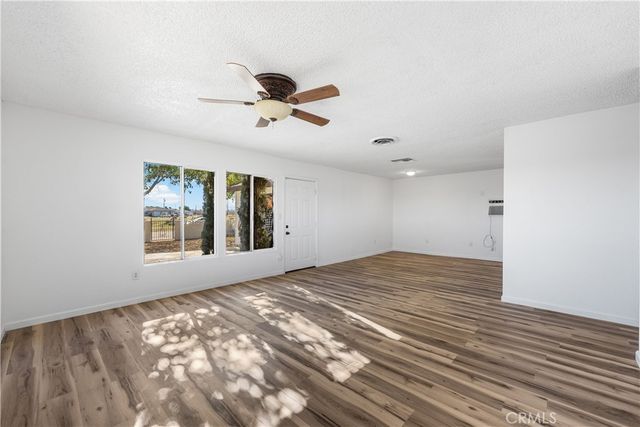 8443 Dogbane, California City, CA 93505