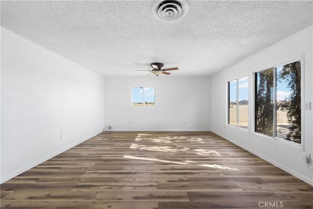 8443 Dogbane, California City, CA 93505