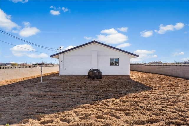 8443 Dogbane, California City, CA 93505