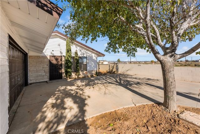 8443 Dogbane, California City, CA 93505