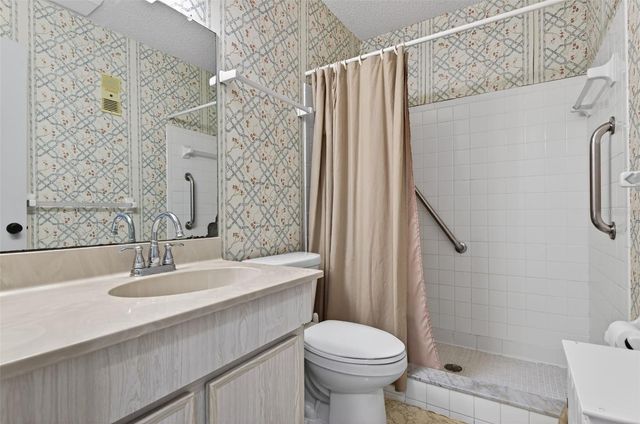 5970 80TH STREET N 102, St Petersburg, FL 33709