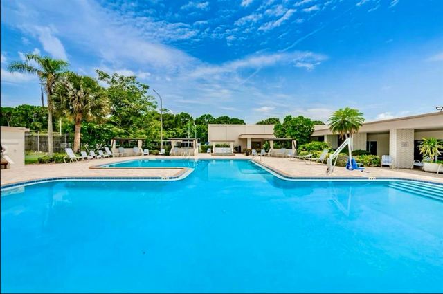 5970 80TH STREET N 102, St Petersburg, FL 33709