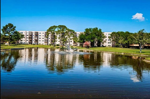 5970 80TH STREET N 102, St Petersburg, FL 33709