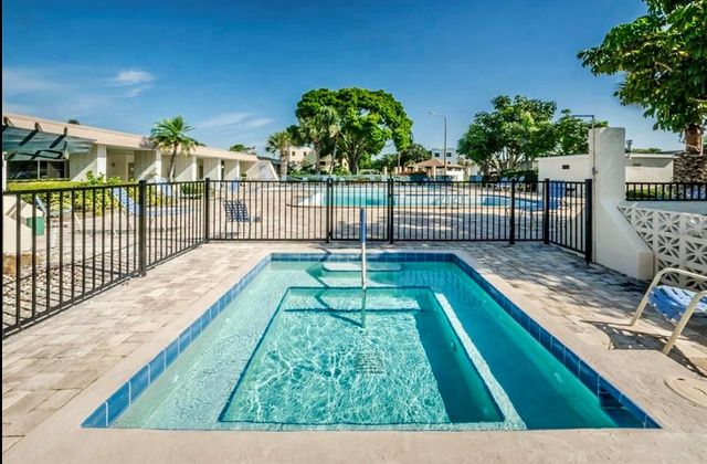 5970 80TH STREET N 102, St Petersburg, FL 33709